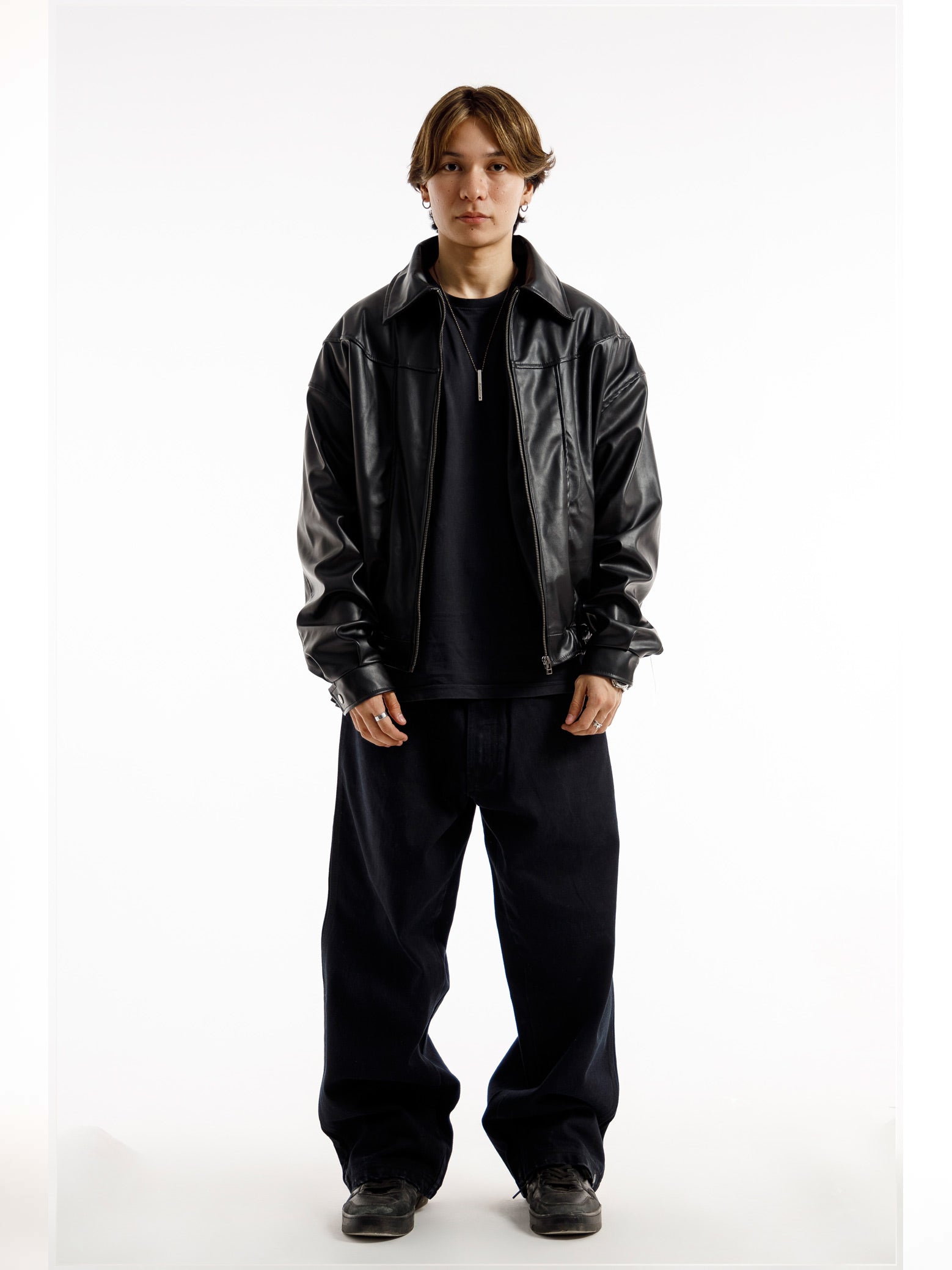 BLACK OVERSIZED STRAIGHT PANEL LEATHER JACKET